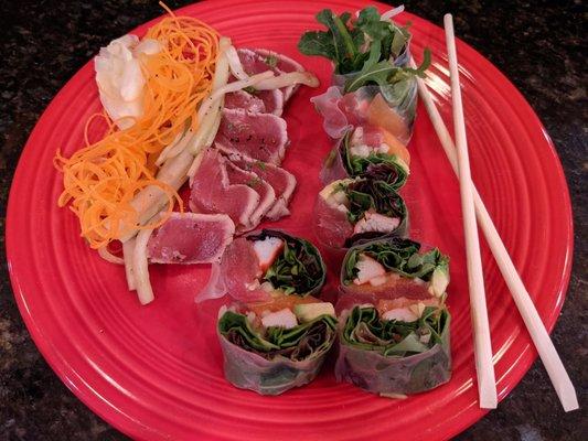 Tuna tataki and Sashimi Spring Roll