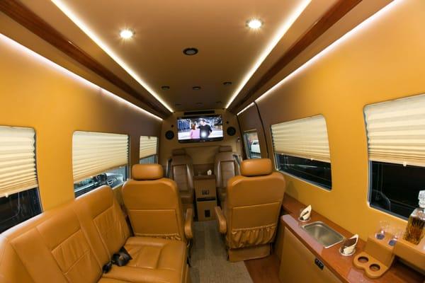 Luxury Mercedes Sprinter w/32in plasma tv's and direct tv