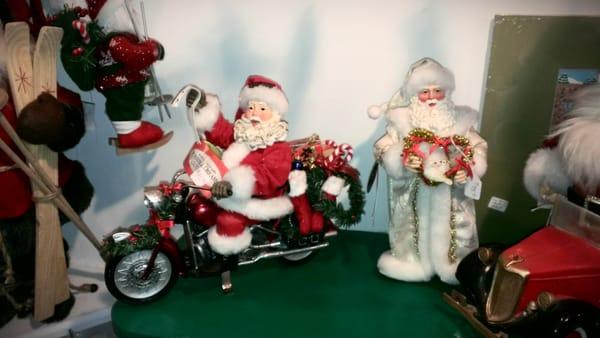 Santa on a Harley. Nice!