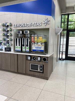 Lemonade station - nowhere near the quality of Savannah area lemonade!