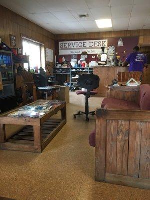 Waiting area/service desk