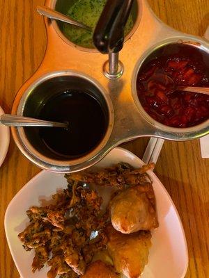 Vegetable platter and chutneys