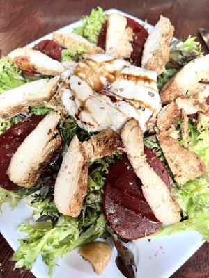 Beets & burrata salad with grilled chicken