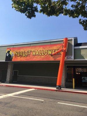 Spirit Halloween Store Front, Warms Springs Plaza, Fremont, CA.