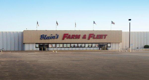 Blain's Farm & Fleet storefront in Loves Park, IL