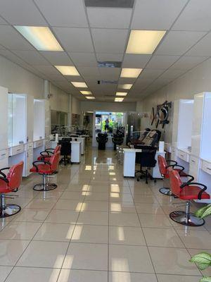 A beautiful salon. Clean and positive energy. Relaxing atmosphere where you can leave the stress behind and unwind