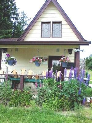 Tasting room and gift shop