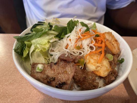 Vermicelli with pork and sheimp