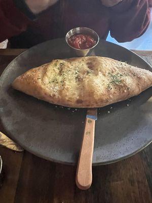 Spinach and mushrooms calzone