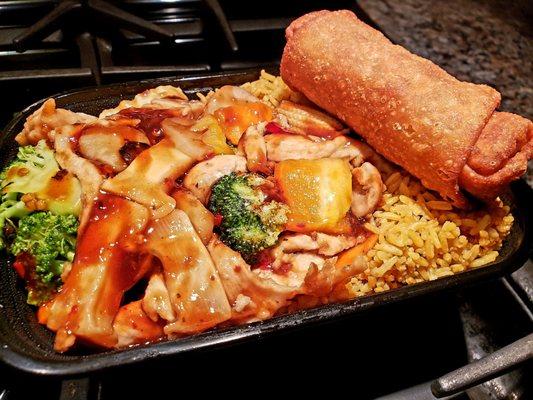 Hunan chicken, fried rice, egg roll