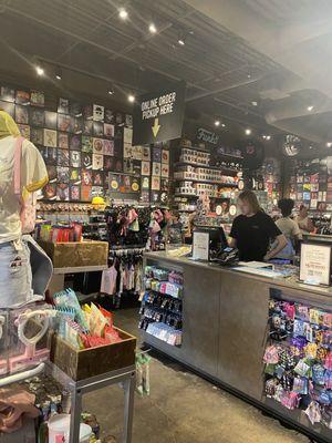 Hot Topic friendly employees