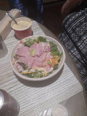 Firehouse salad with uncut lunch meat.if this is n.v how they present the food it's not good.