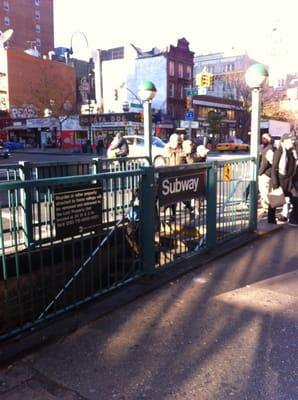 The classic entrance of the 14th street/1st avenue L train