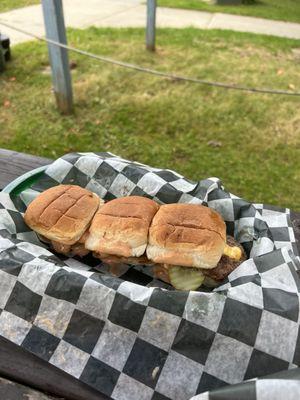 Sliders- toad sauce good. Good week and perfect size