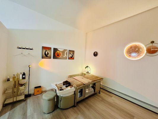 HEAD TREATMENT AND  BODY MASSAGE ROOM