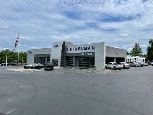 Street View. Reiselman Ford