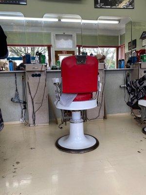 Barber chair that makes you feel like a King!