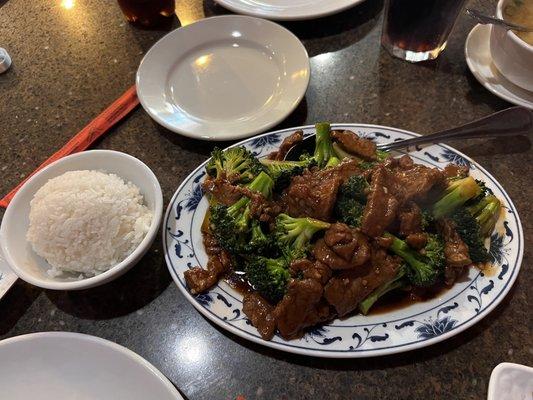 Beef and broccoli w/white rice