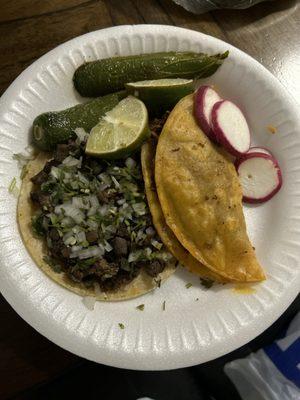 Pedí una orden de tacos de birria me lo cobraron completo y me dieron un taco de birria y un taco de lengua