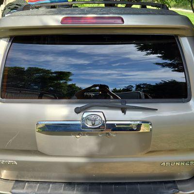 Back Glass replacement on a 2006 Toyota 4Runner.