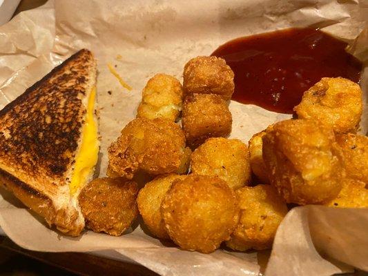 Kids grilled cheese, with tater tots