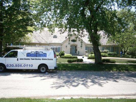 WINDOW WASHING RESIDENTIAL & COMERCIAL