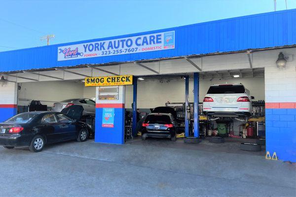 Peek into our friendly mechanic shop. Meet ASC certified experts and experience car care with a smile