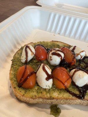 Caprese toast