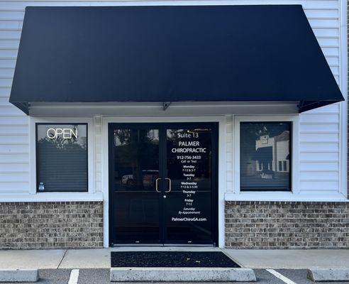 Entrance to Palmer Chiropractic at Richmond Hill Court