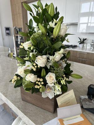 Photo of the actual arrangement delivered.