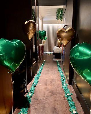 Green and Gold themed room