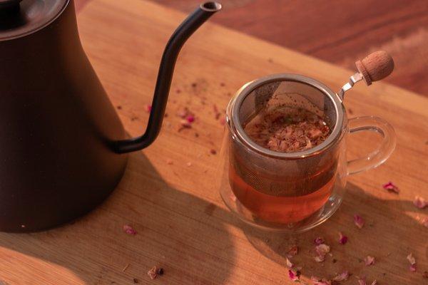 Organic & fair-trade high-quality loose-leaf teas from Mountain Rose served at Emerald!