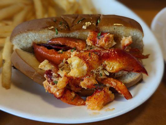 Connecticut Style ' lobstah ' Roll