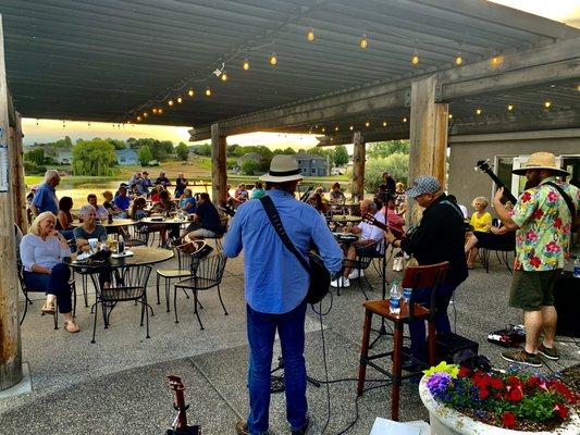 Live music on Friday in the Spring and Summer!