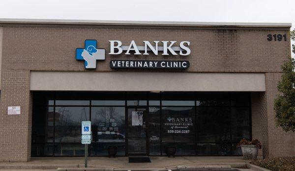 Kimberly Hill DVM - Banks Veterinary Clinic of Beaumont