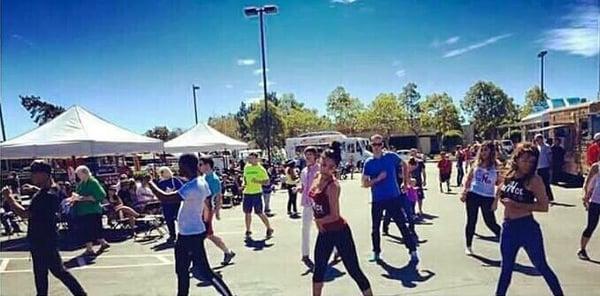 Teaching at OFF THE GRID in Alameda. Sharing great time and dances with my folks of Alameda.