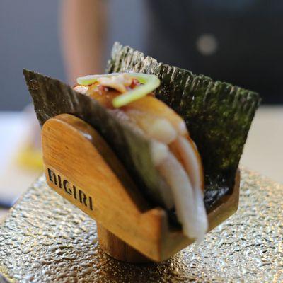 Yellowtail temaki