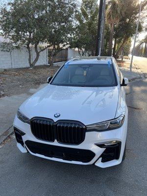 2019 bmw x7 M50i
New windshield