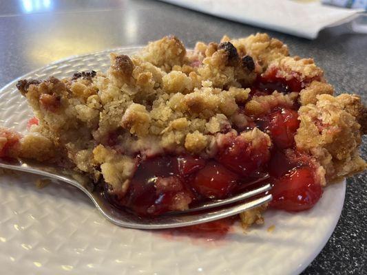 Cherry crumb pie