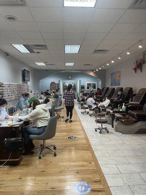 The salon around 5pm. Busy but not too busy.