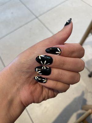 black flower nails