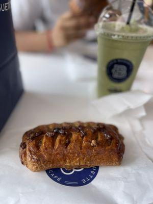 Matcha lavender latte, pecan maple pastry were both very good.