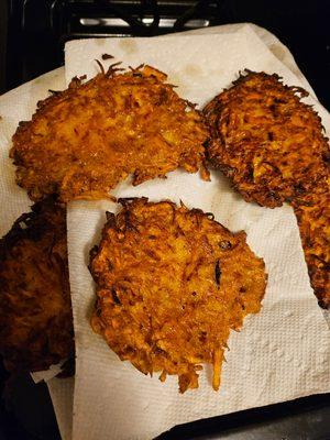 Potato latkes your Bubbe would kvell for