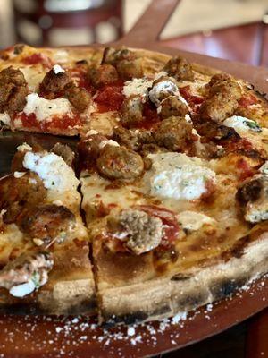 Meatball & Ricotta pizza