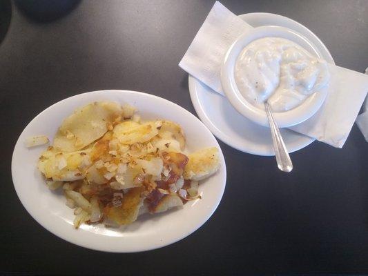 Fried potatoes and gravy