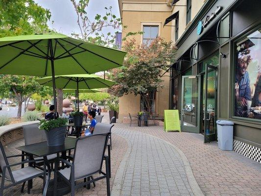 Cute outdoor dining space and clean too!