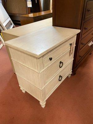 Lexington nightstand Oyster Bay