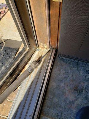 I just sent you a request for a quote for my storm door. Here's a few photos showing the problem.          Gail Hunter, 901-321-0655