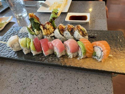 Deluxe 2 roll lunch special was $23.