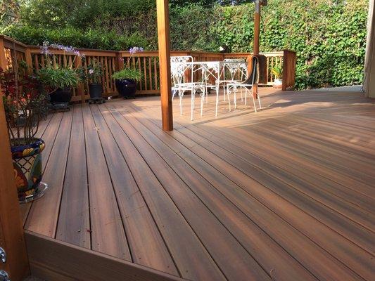 Poly Decking Fiberon in color IPE